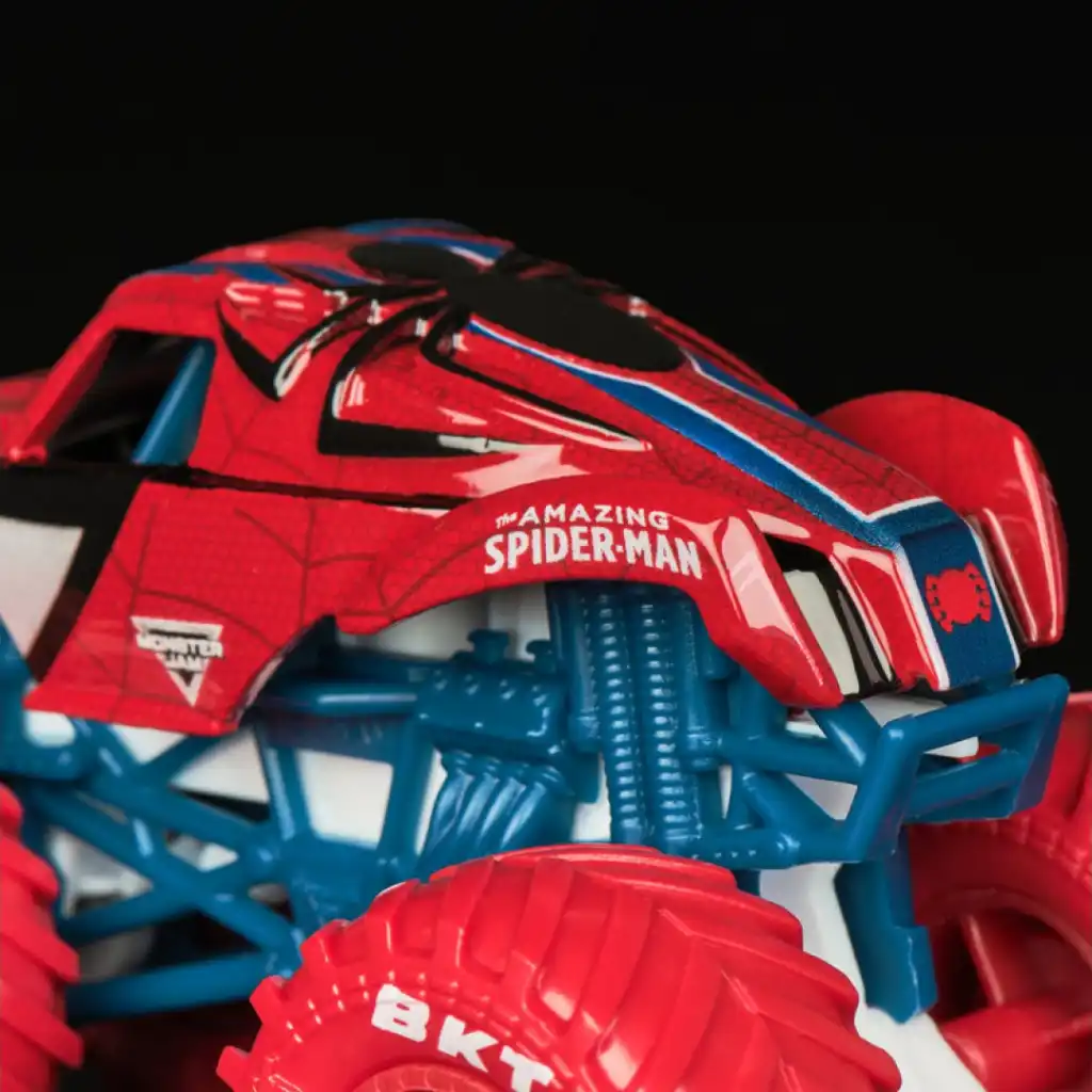 Develop children's imagination through action play with heroes.