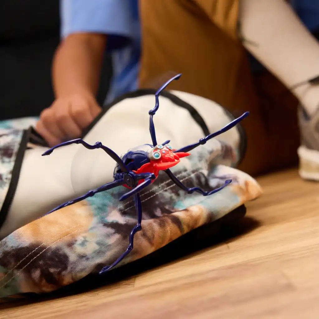 Be creative and build the best track for your spider.