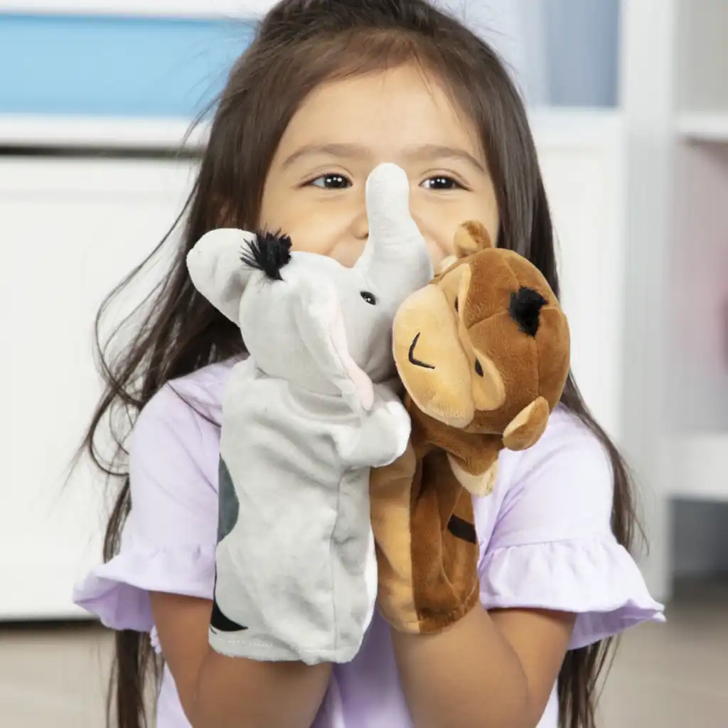 Fun for young and old thanks to the universal glove size.