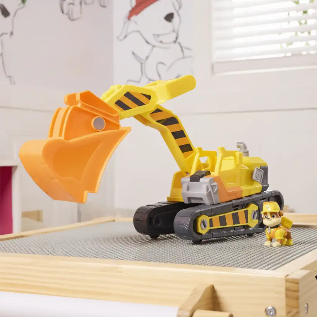 Precise details and functional tools for little builders
