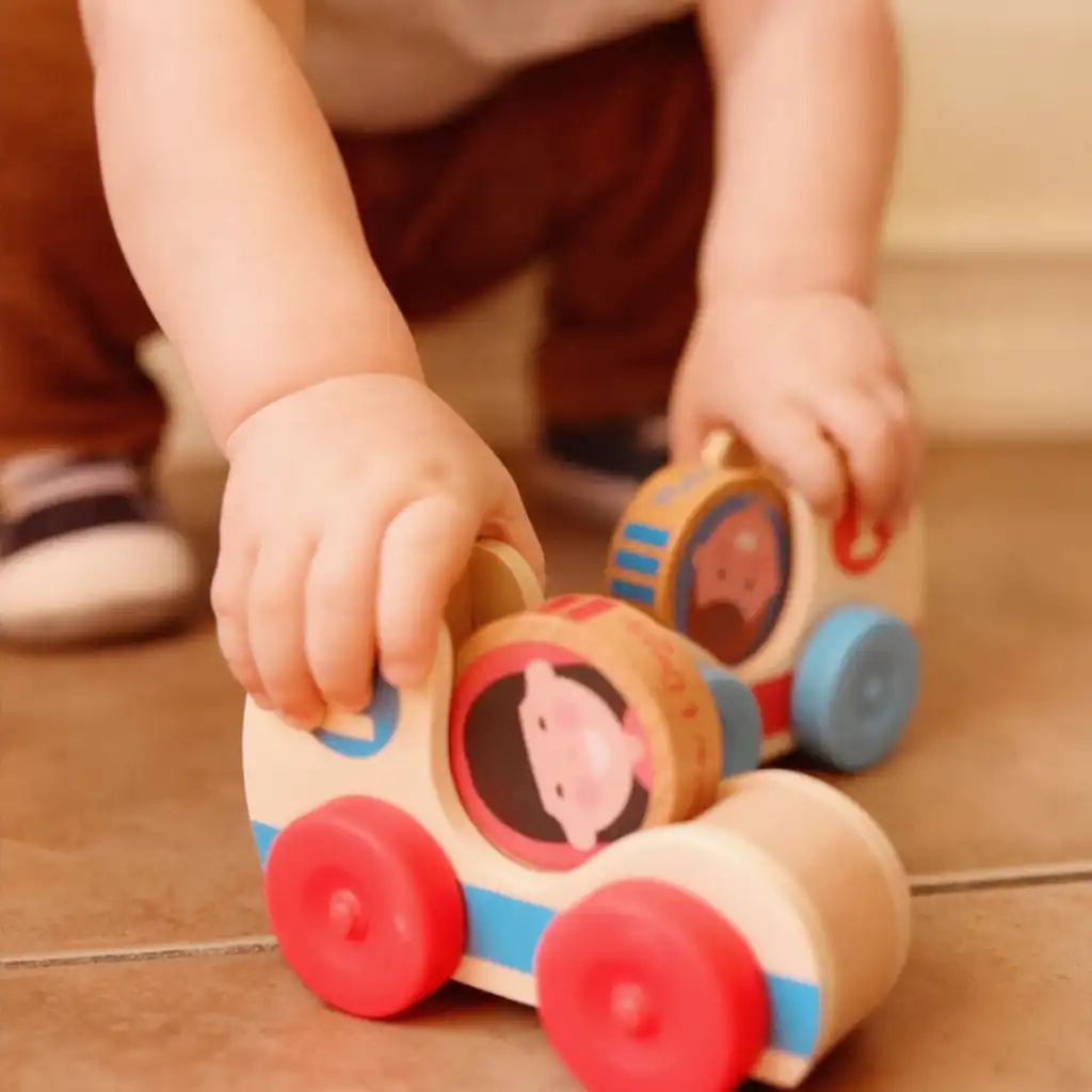 Discover the magic of rotation and movement with Go Tots.