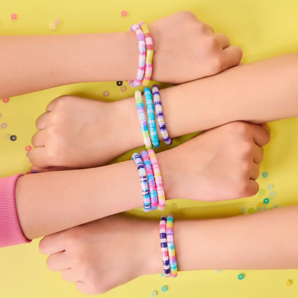 Easy and quick bracelet making thanks to the unique system.