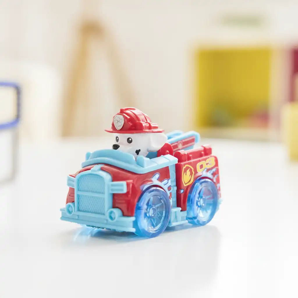 Smooth ride thanks to functional transparent wheels.