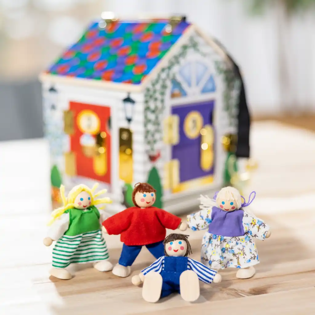 Develop children's creativity through playful learning of colors and shapes.