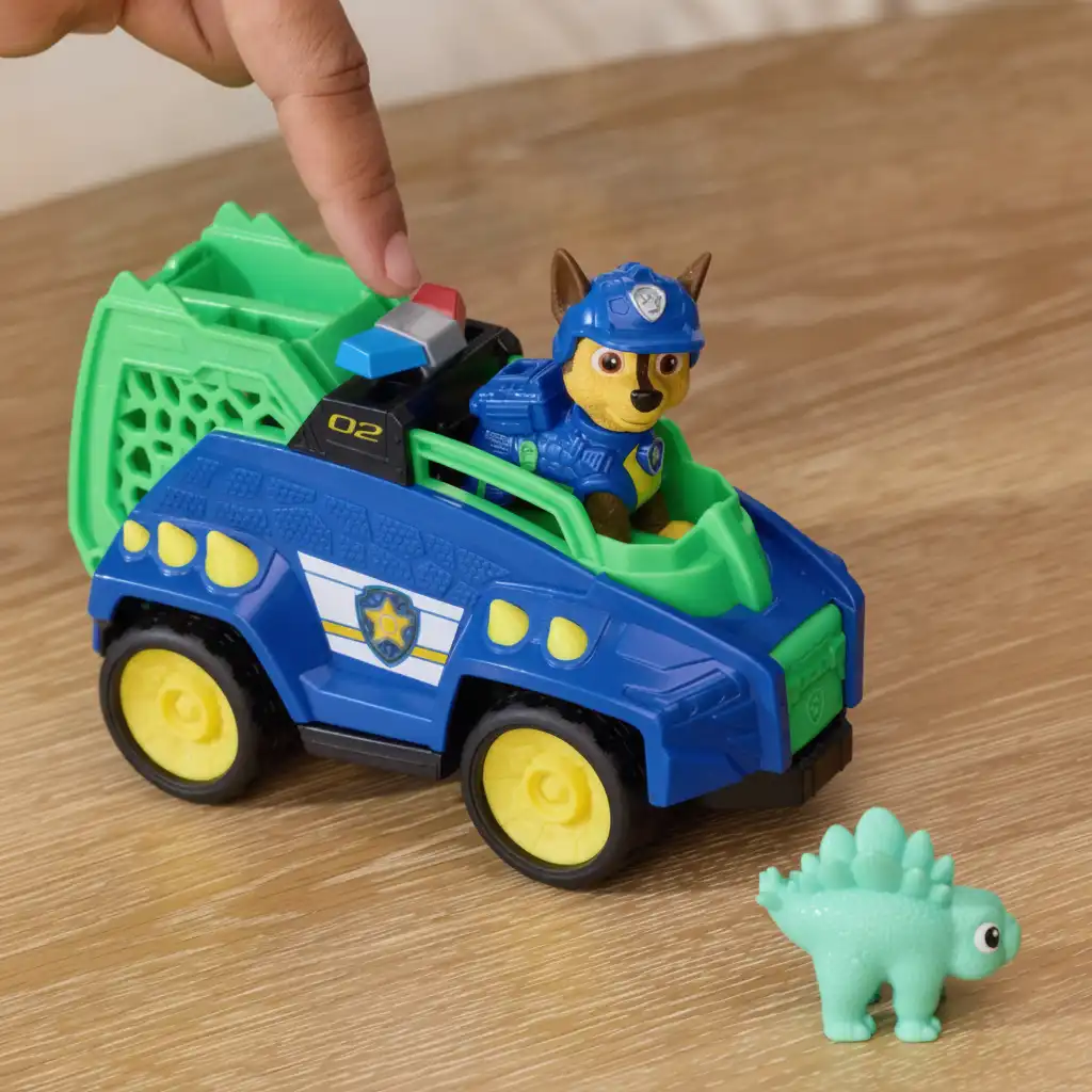 Discover endless play possibilities with Chase and his claw.