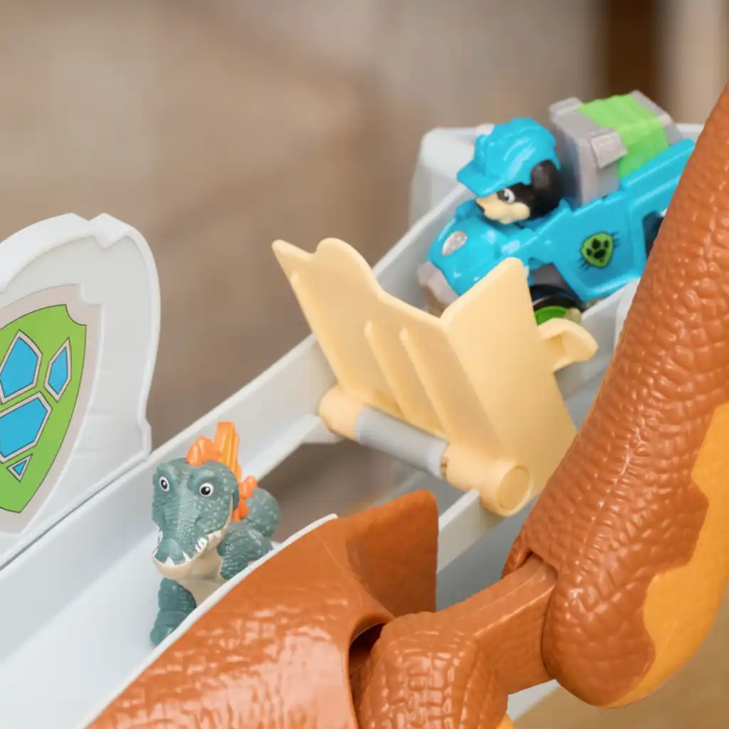Discover endless play possibilities with two downhill ramps.