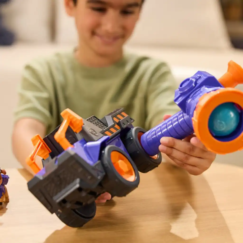 Discover new ways to play with a removable pump.
