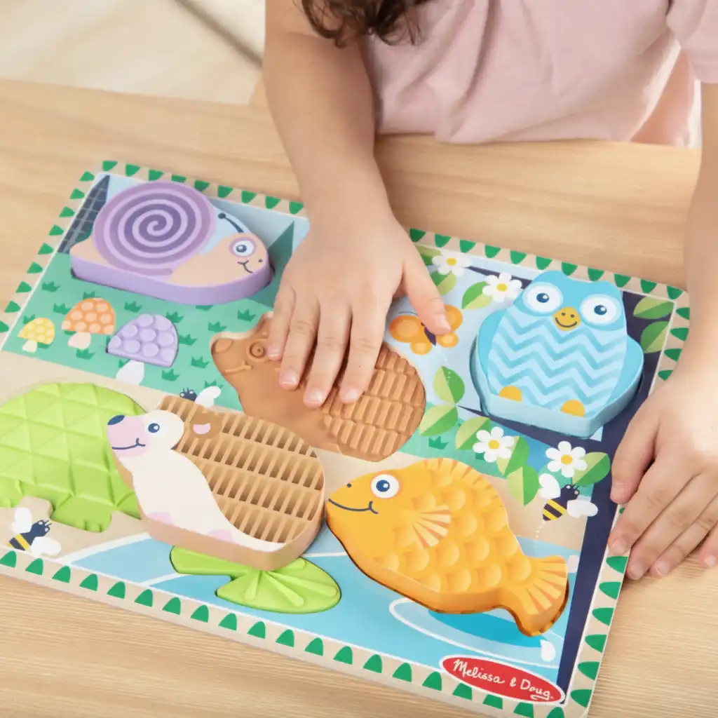 Development of fine Motor thanks to easily graspable pieces.
