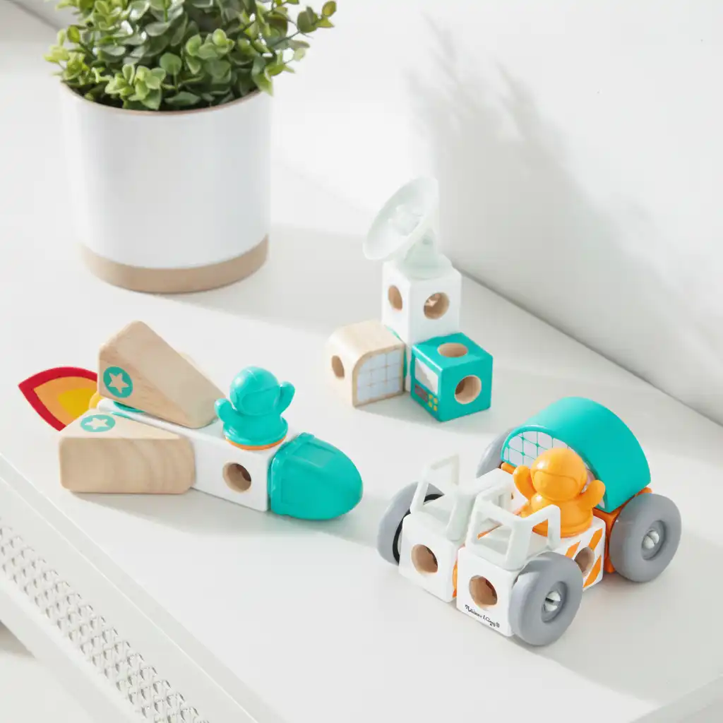 Develop fine Motor skills in a playful way.